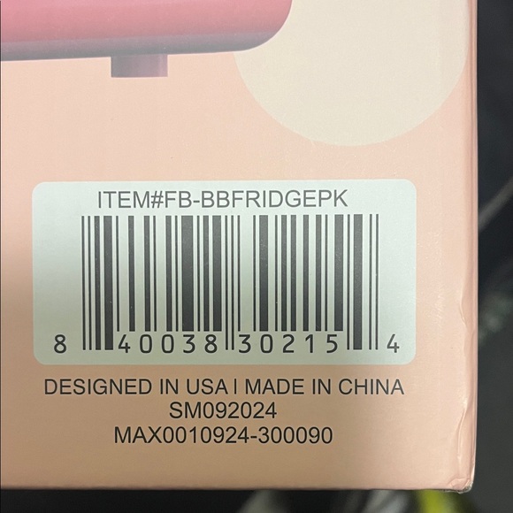 Adorable Pink Boba Tea Mini Beauty Fridge NEW IN BOX - Picture 8 of 8